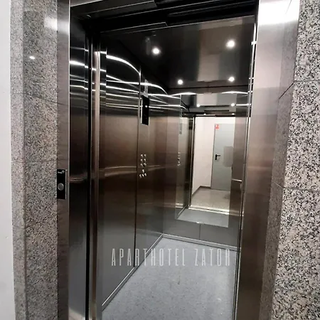 Industrial 58 Jacuzzi Daire 4*