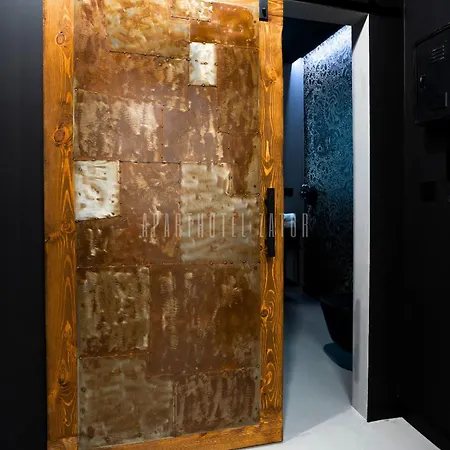 Industrial 58 Jacuzzi 자토르