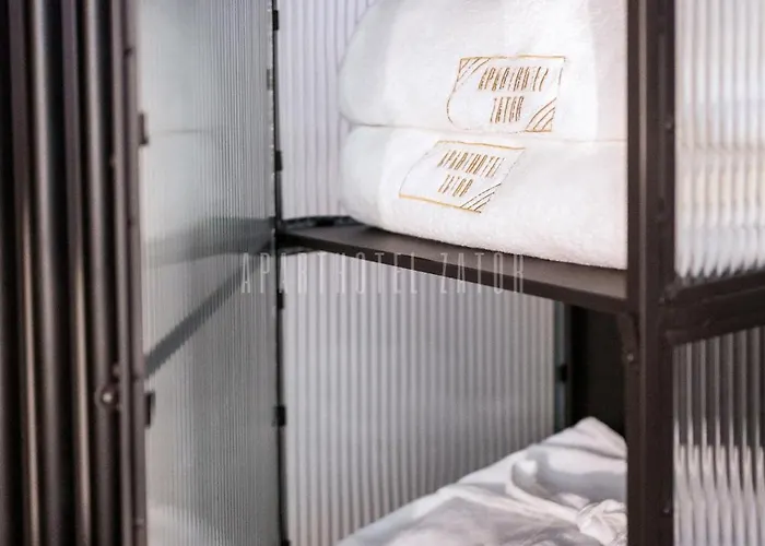 Industrial 58 Jacuzzi 4*