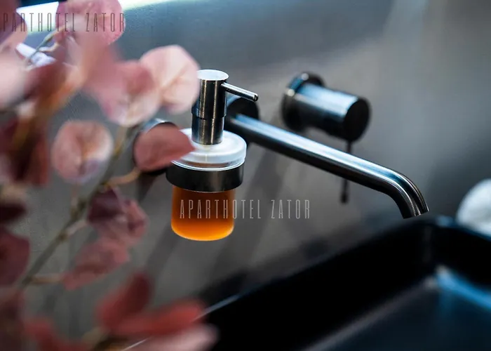 Industrial 58 Jacuzzi 4*