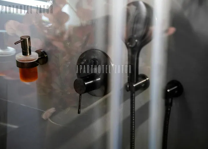 Industrial 58 Jacuzzi 4*